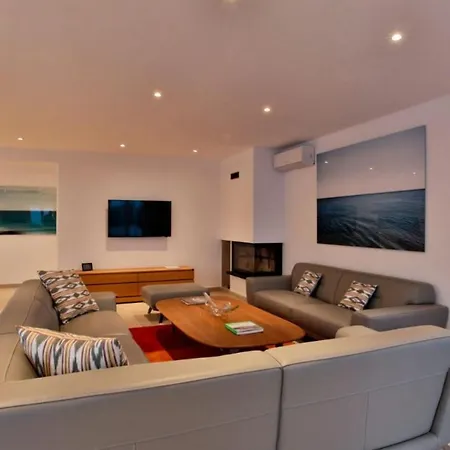 Apartment Newly Rebuilt Stylish