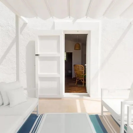 Newly Rebuilt Stylish Apartment